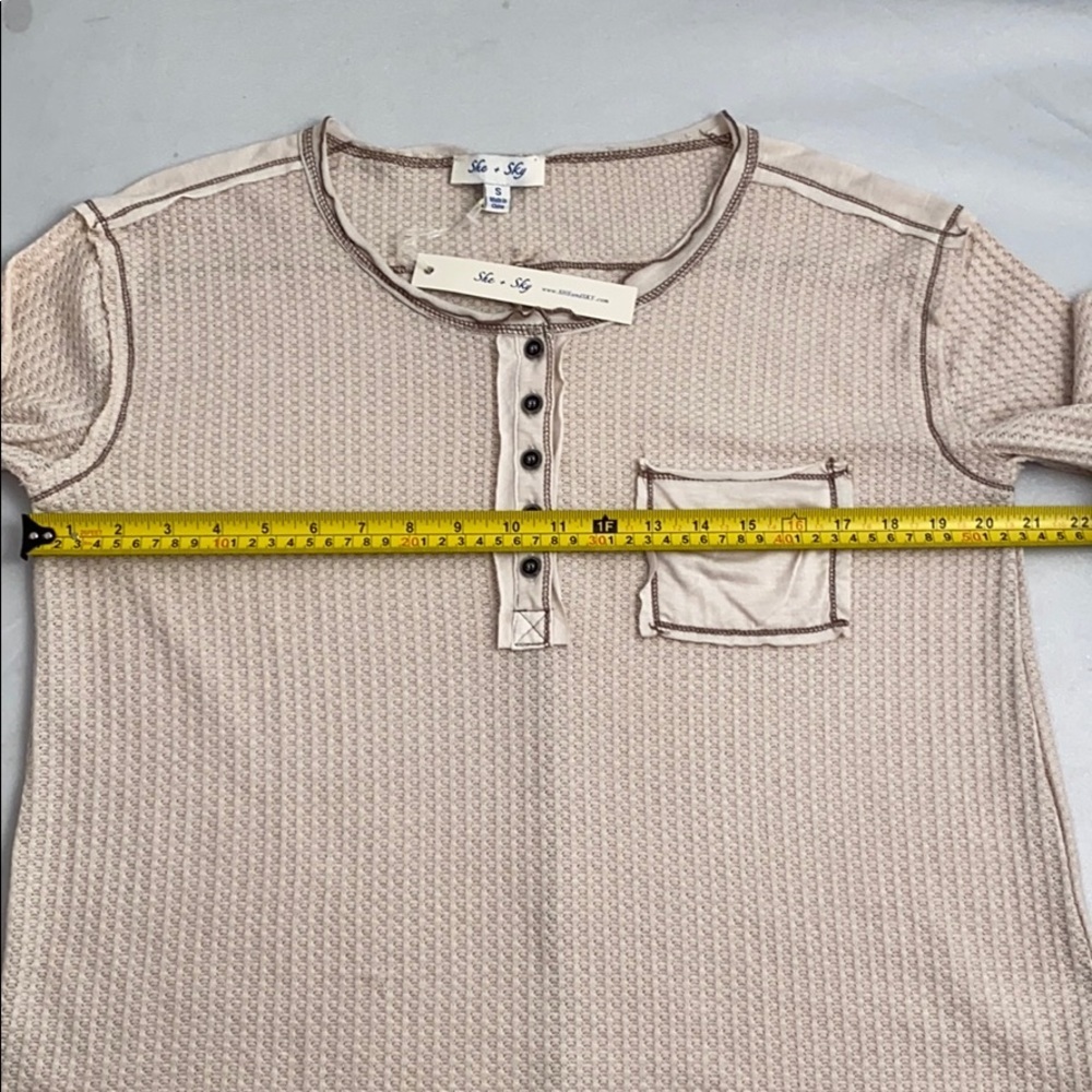 She and Sky oatmeal thermal oversized henley top S - Picture 6 of 9